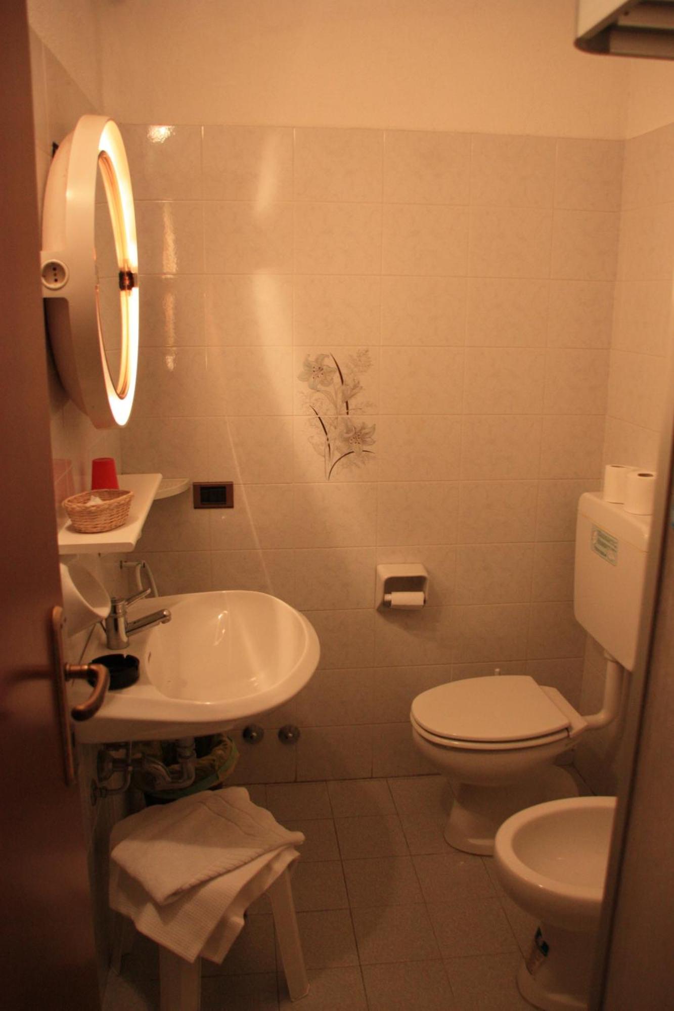 Hotel Bellevue Gignod ภายนอก รูปภาพ